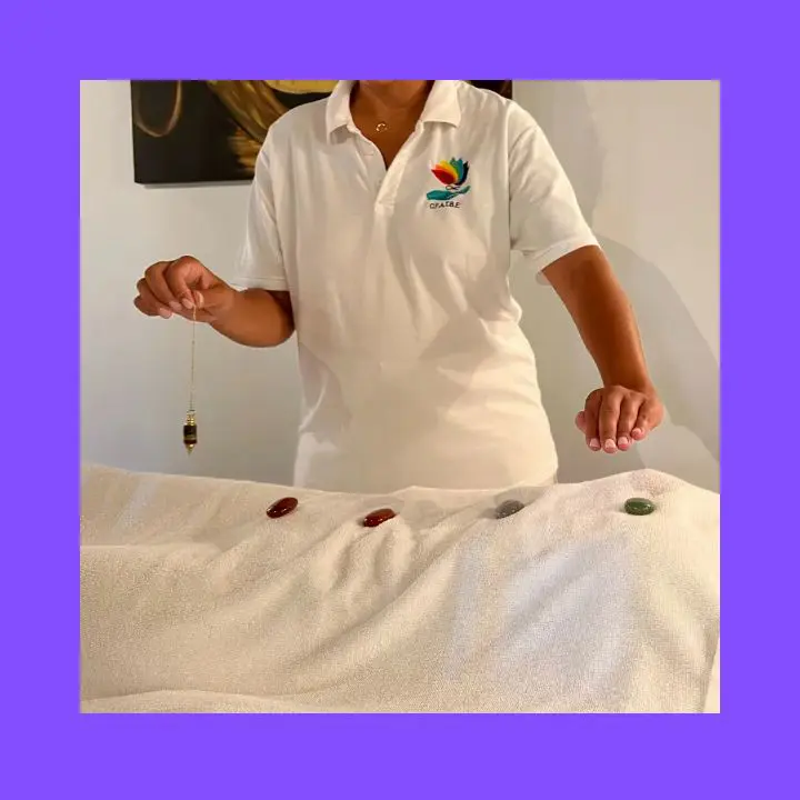 Harmonisation des chakras pendant le massage énergétique magnétique